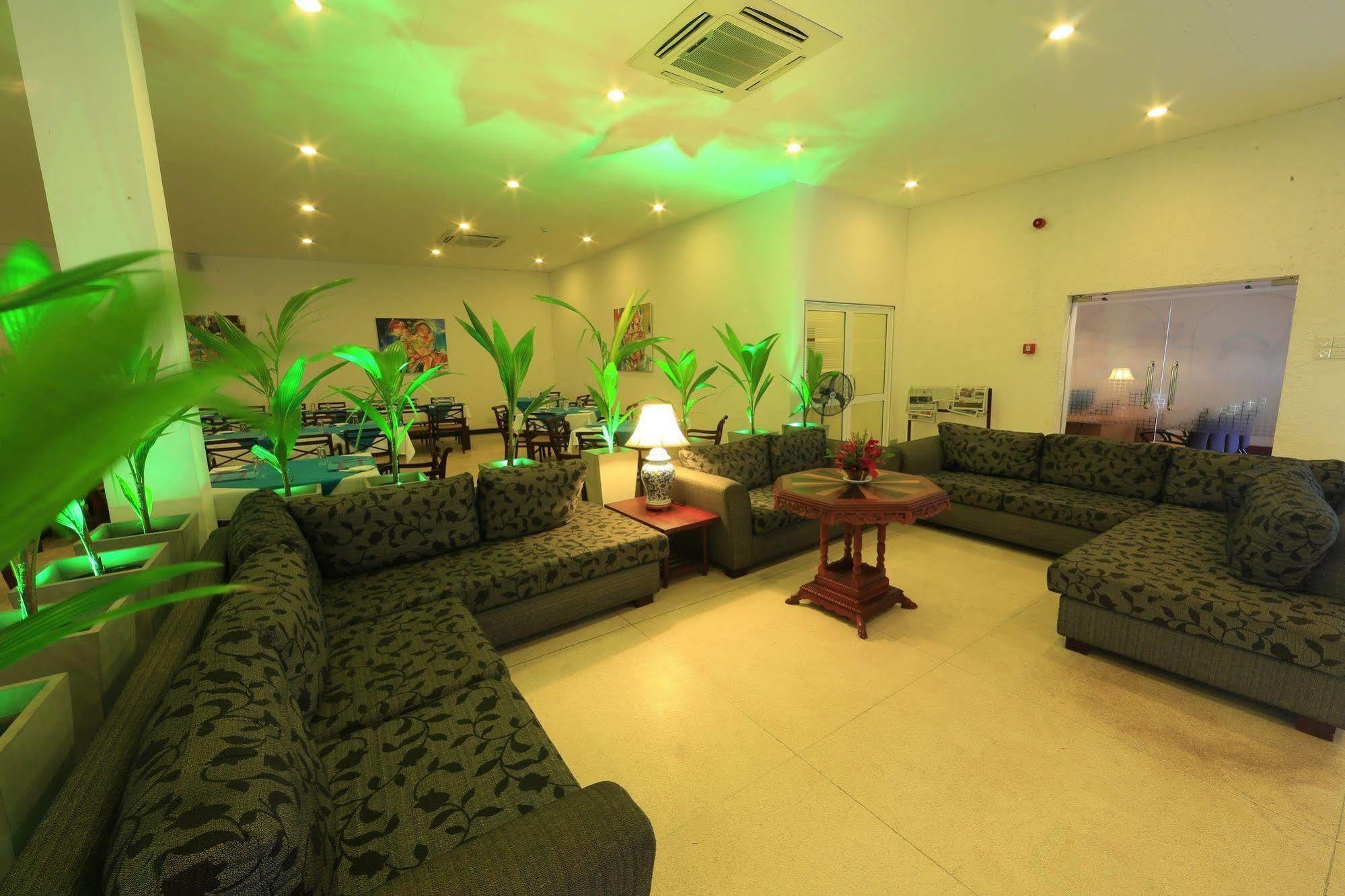 Catamaran Beach Hotel Negombo Kültér fotó