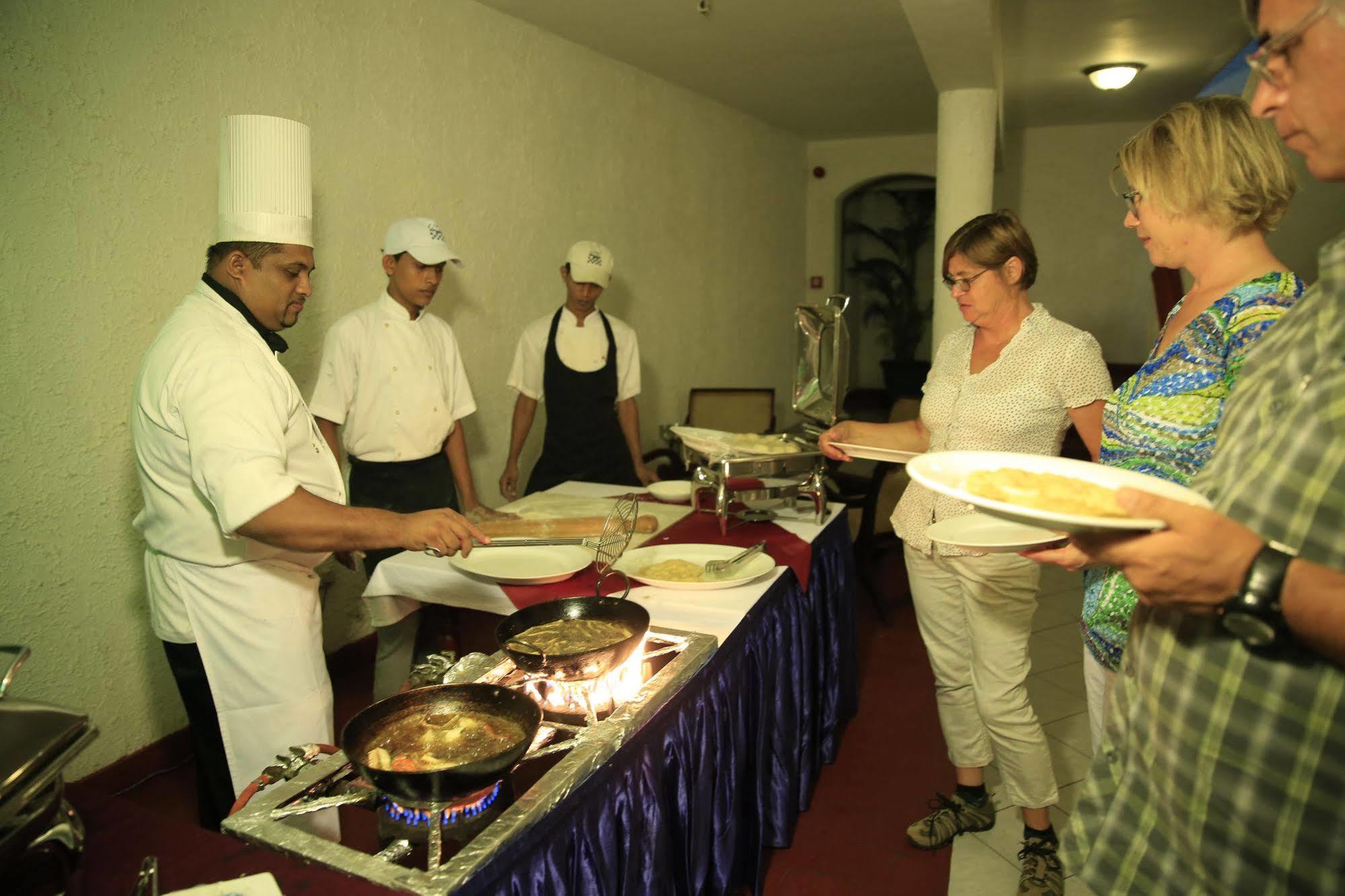 Catamaran Beach Hotel Negombo Kültér fotó